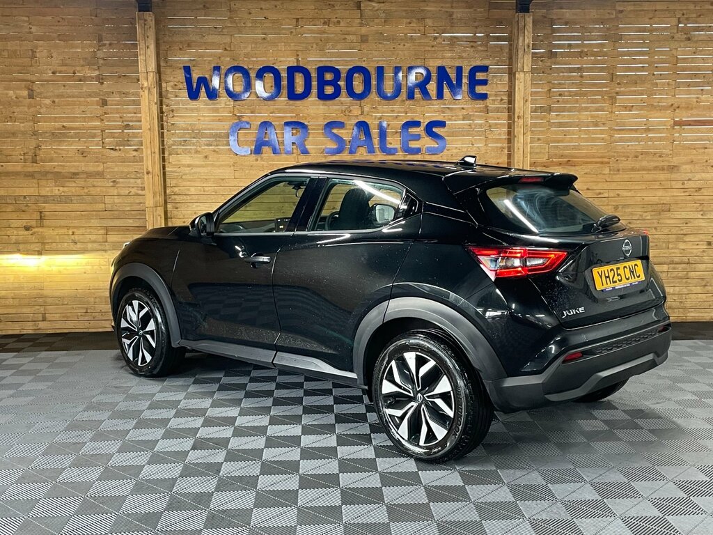 Nissan Juke 1.0 Dig-t Acenta Premium Suv Eur YH25CNC Black #3