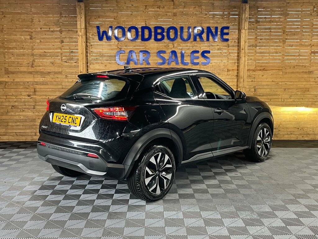 Nissan Juke 1.0 Dig-t Acenta Premium Suv Eur YH25CNC Black #4