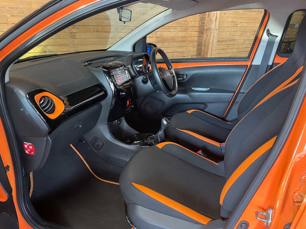 Toyota Aygo 1.0 Vvt-i X-cite Hatchback Euro Orange #3