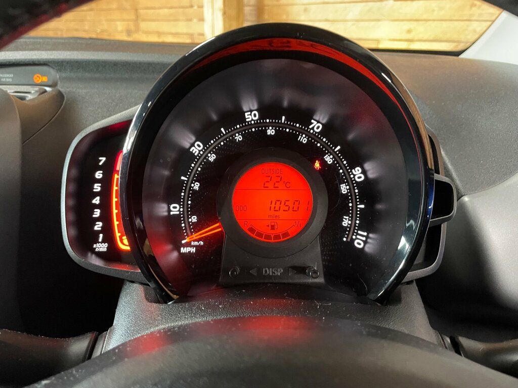 Toyota Aygo Hatchback Orange #10