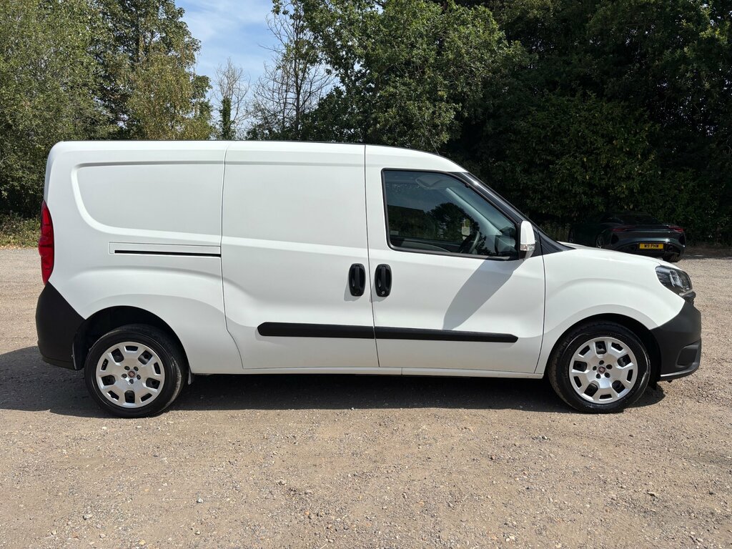 Fiat Doblo 1.6 Multijetii Maxi Tecnico Panel Van 6Dr M WX71BSU White #2
