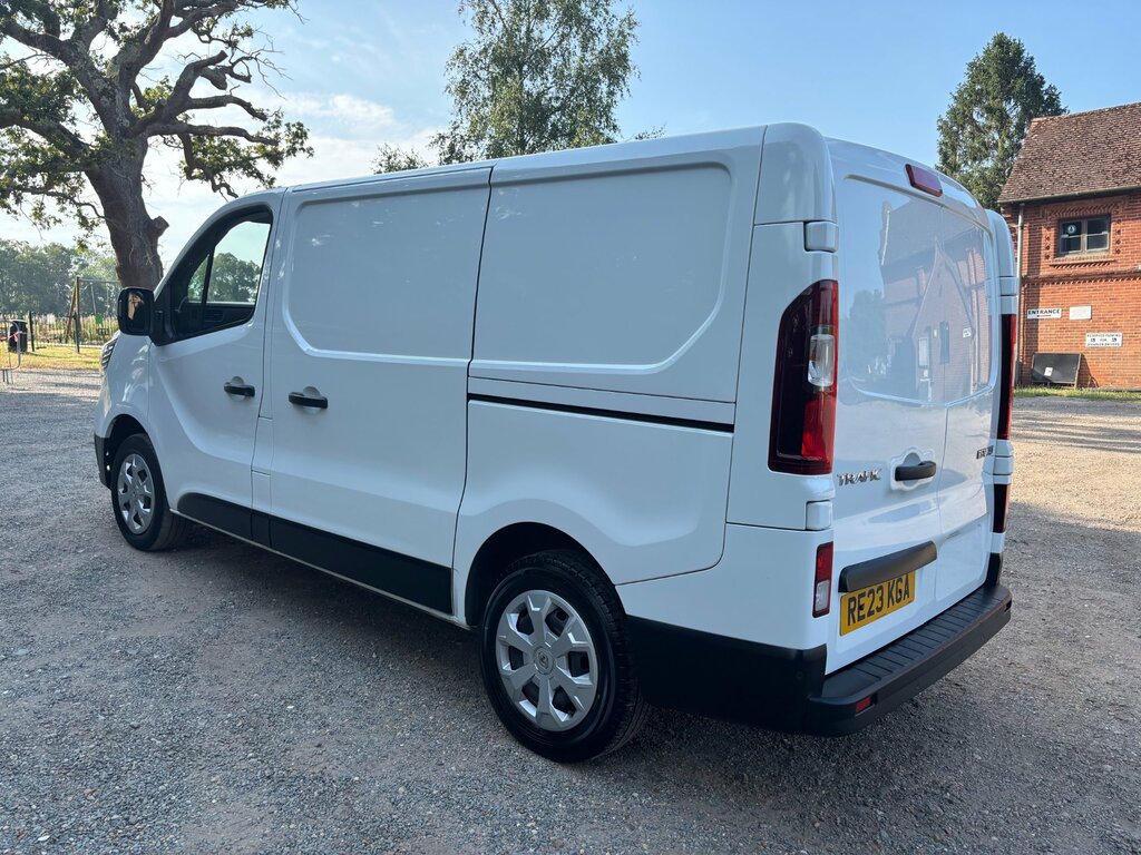 Renault Trafic 2.0 Dci Blue Sl28 Business Panel Van M White #5