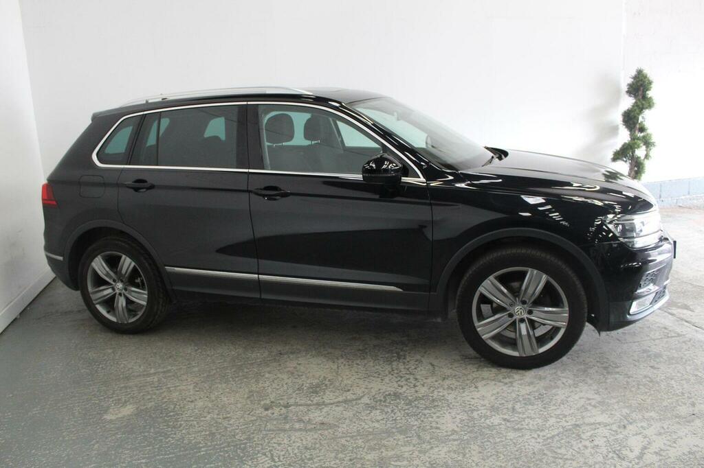 Volkswagen Tiguan 2.0 Tdi Bluemotion Tech Sel 4Motion Euro 6 Ss 5 NV66FLP Black #3