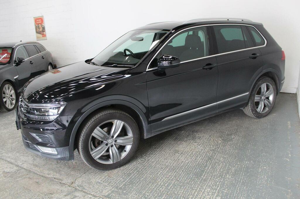Volkswagen Tiguan 2.0 Tdi Bluemotion Tech Sel 4Motion Euro 6 Ss 5 NV66FLP Black #4
