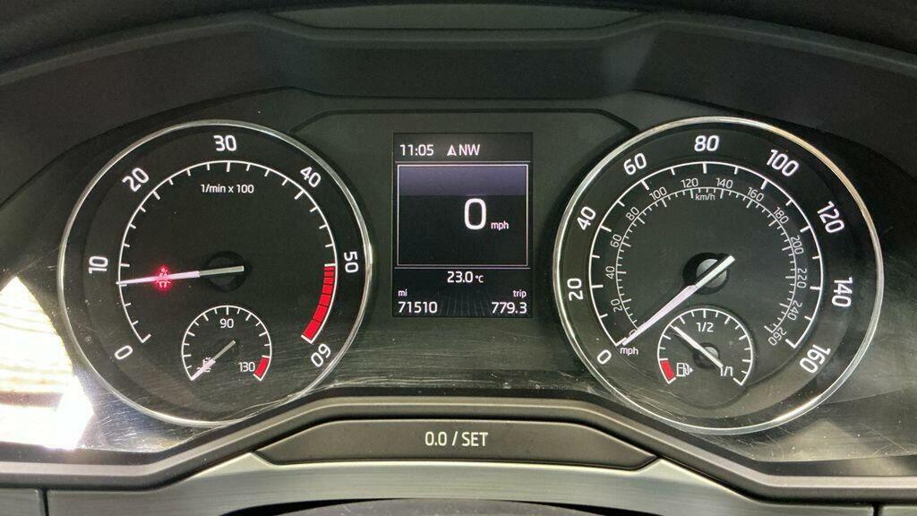 Skoda Superb Hatchback Silver #11