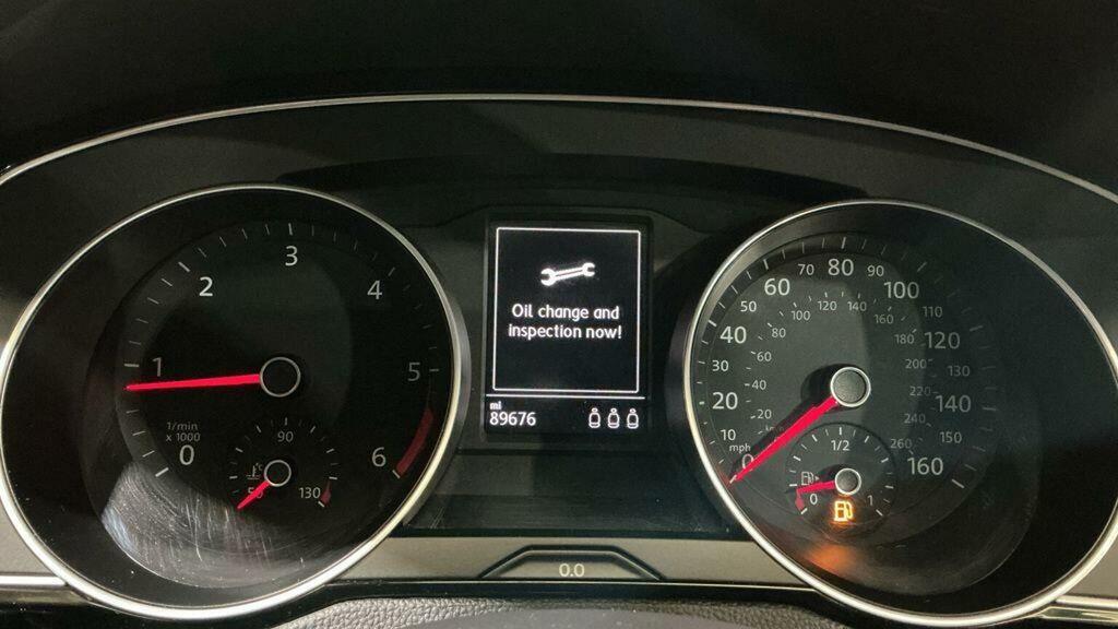 Volkswagen Passat Black #11