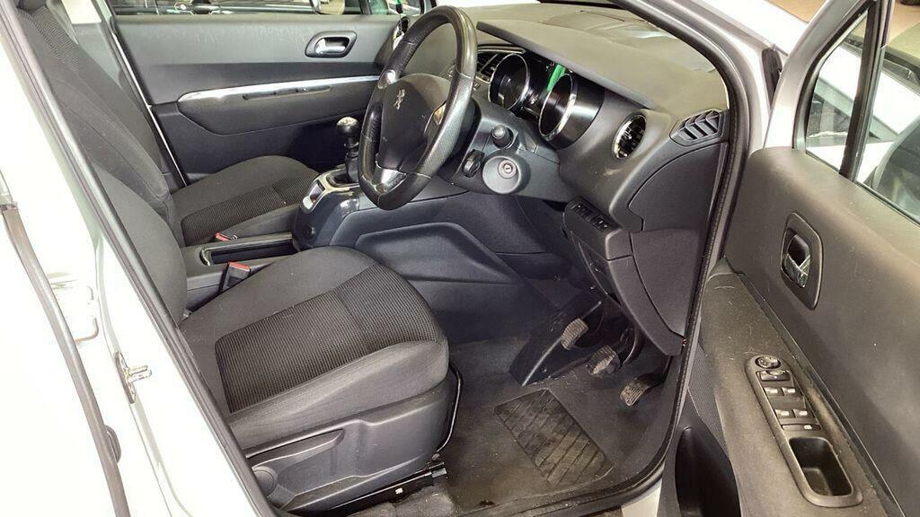 Peugeot 5008 Active Blue Hdi Ss Black #11