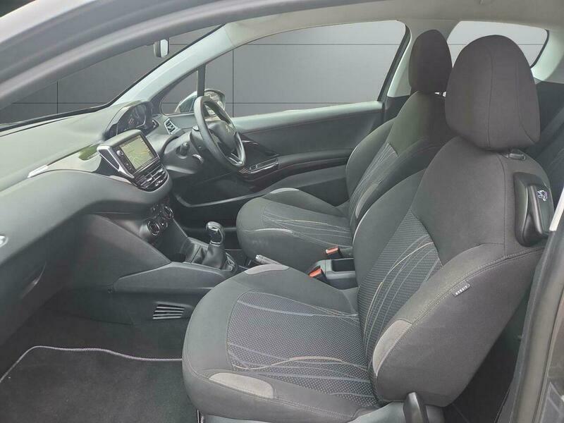 Peugeot 208 Active White #18