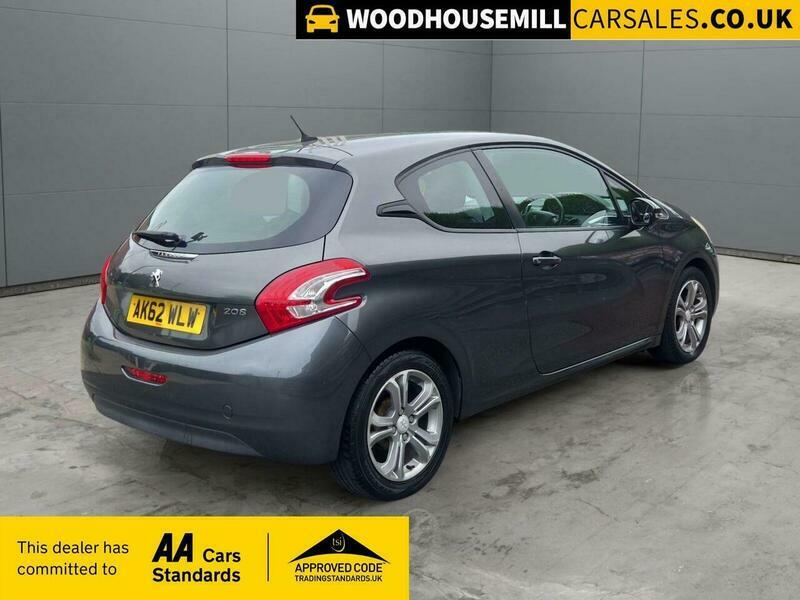 Peugeot 208 Active White #8
