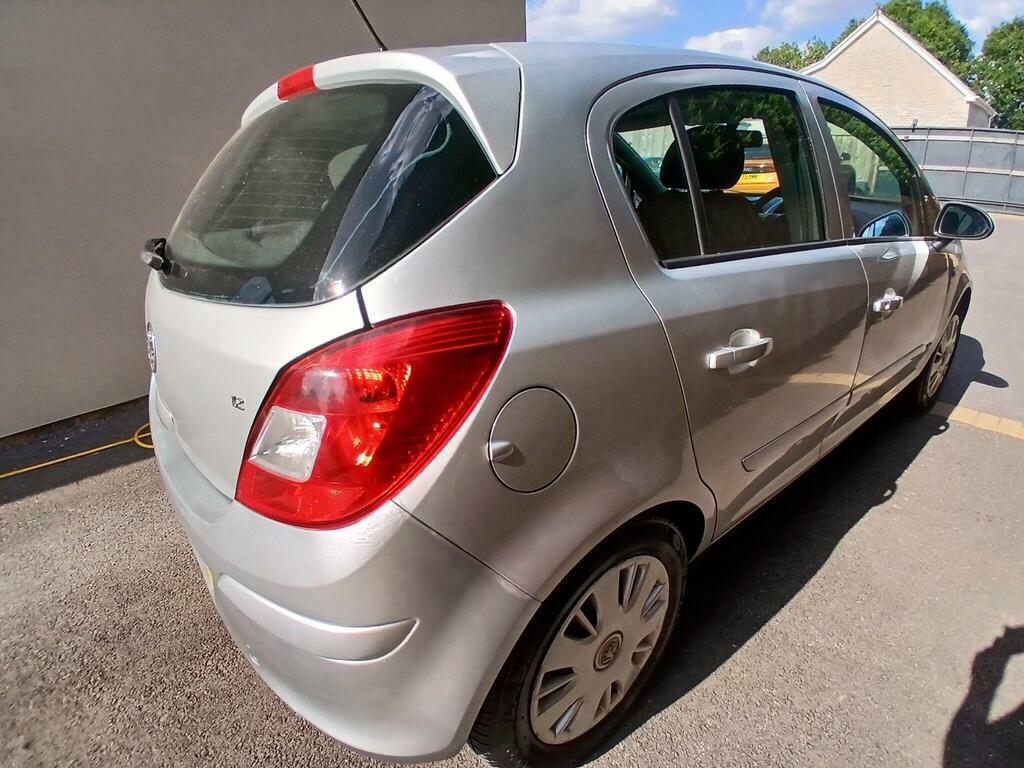 Vauxhall Corsa 1.4I 16V Design Hatchback Black #4