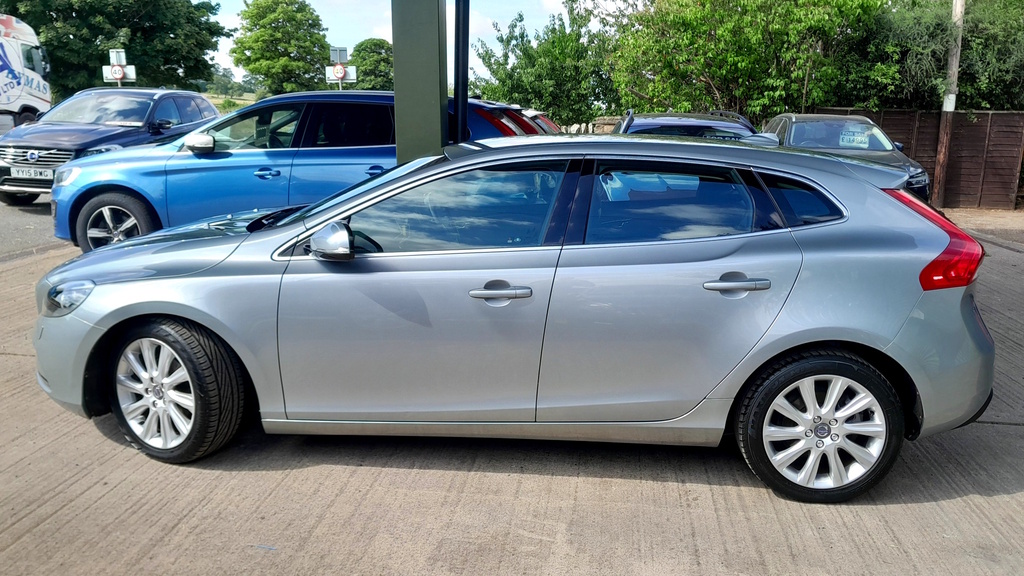 Volvo V40 Vehicle Details Price - 8495 Make Volvo Model V Silver #6