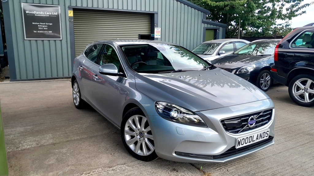 Volvo V40 Vehicle Details Price - 8495 Make Volvo Model V Silver #3