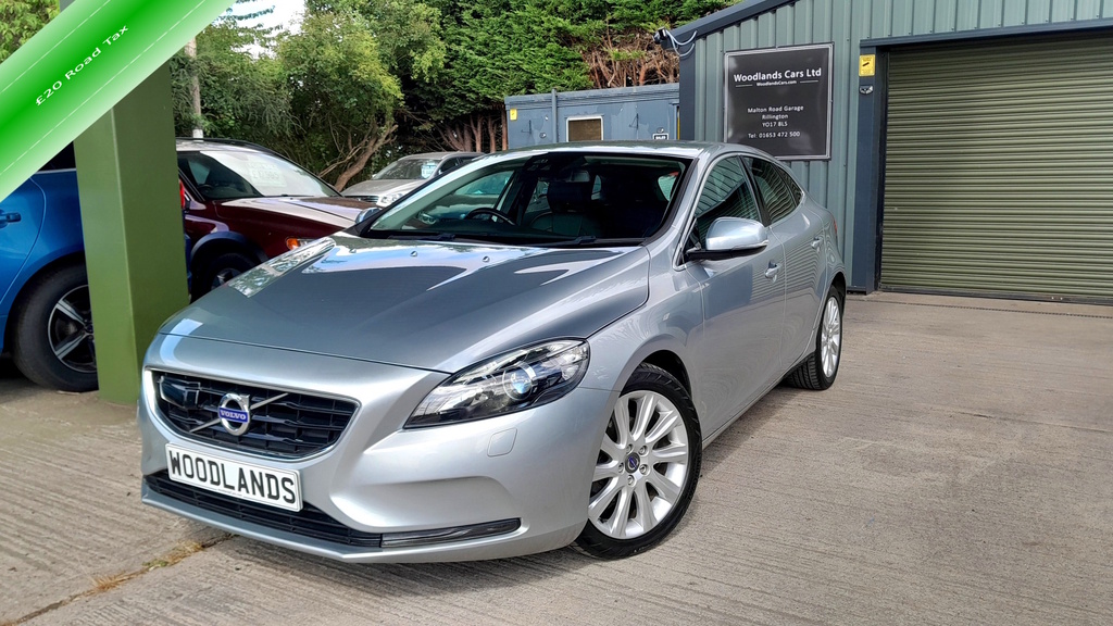 Volvo V40 Vehicle Details Price - 8495 Make Volvo Model V Silver #2