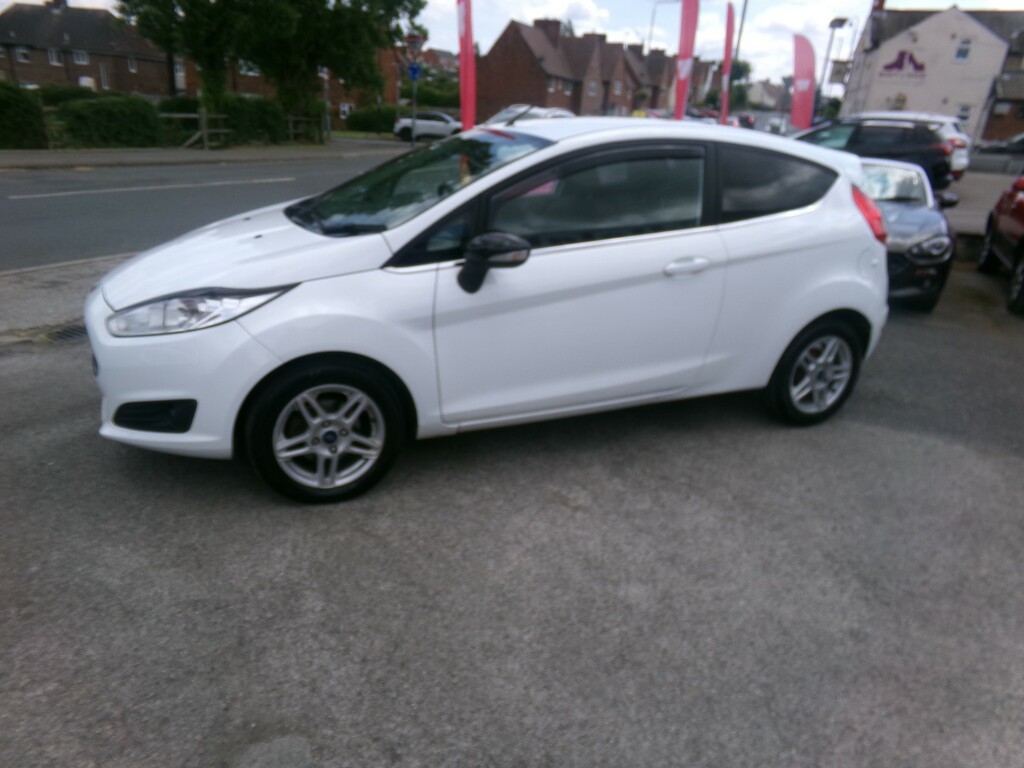 Ford Fiesta 1.25 Zetec Hatchback Euro 5 82  #4