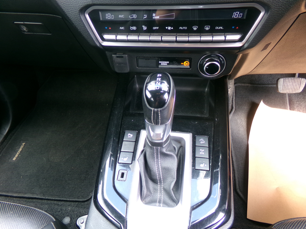 Isuzu D-Max 1.9 V-cross Double Cab 4X4 No Vat Black #16