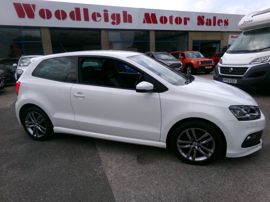 Volkswagen Polo 1.2 Tsi Bluemotion Tech R-line Hatchback Petro FG17NVB #2
