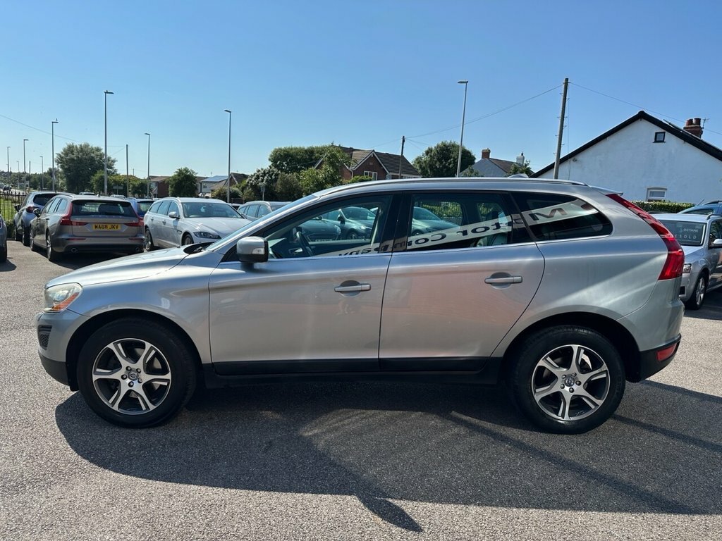 Volvo XC60 2010 2.4 D5 Se Lux Suv Geartronic Awd E Silver #4