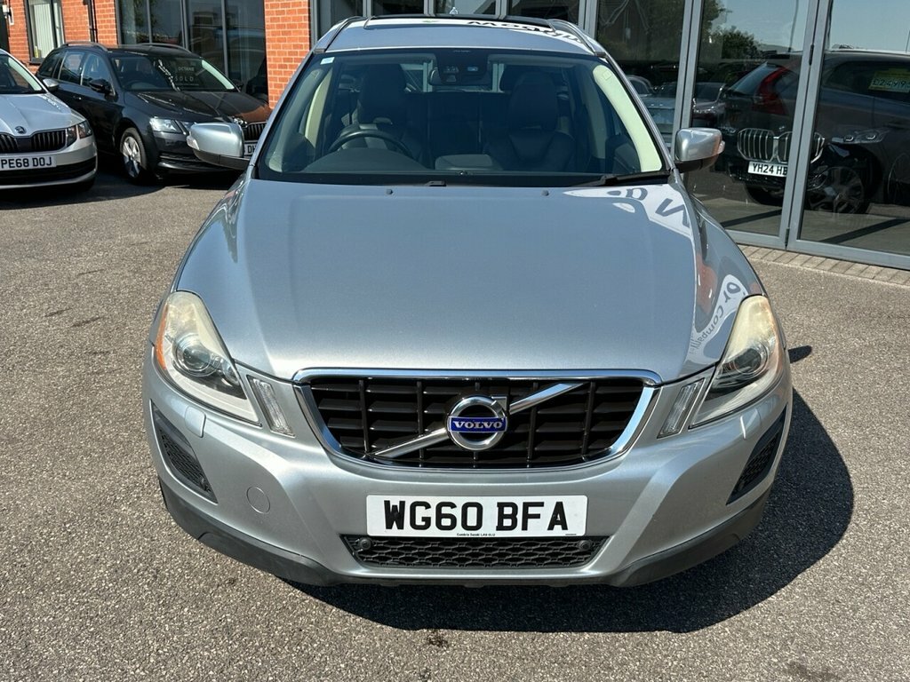 Volvo XC60 2010 2.4 D5 Se Lux Suv Geartronic Awd E Silver #2