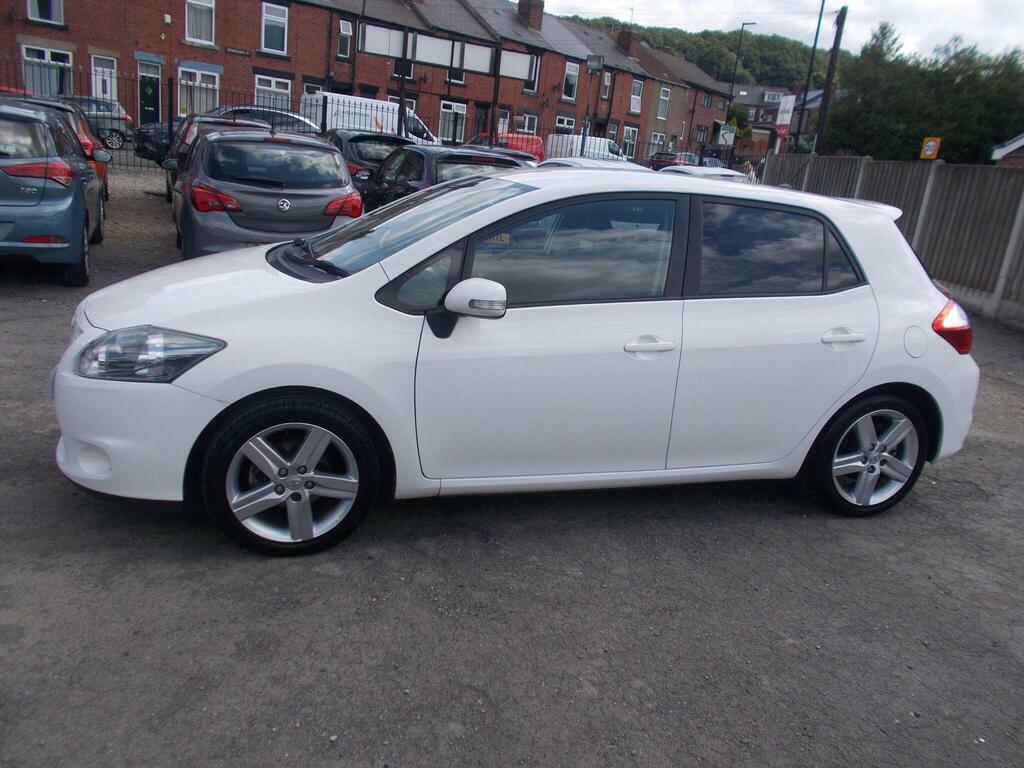 Toyota Auris 1.6 V-matic Sr Euro 5 White #4