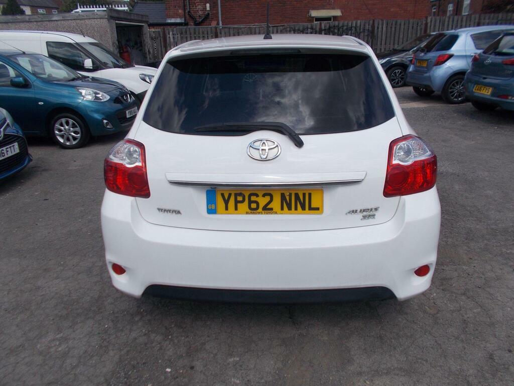 Toyota Auris 1.6 V-matic Sr Euro 5 White #6