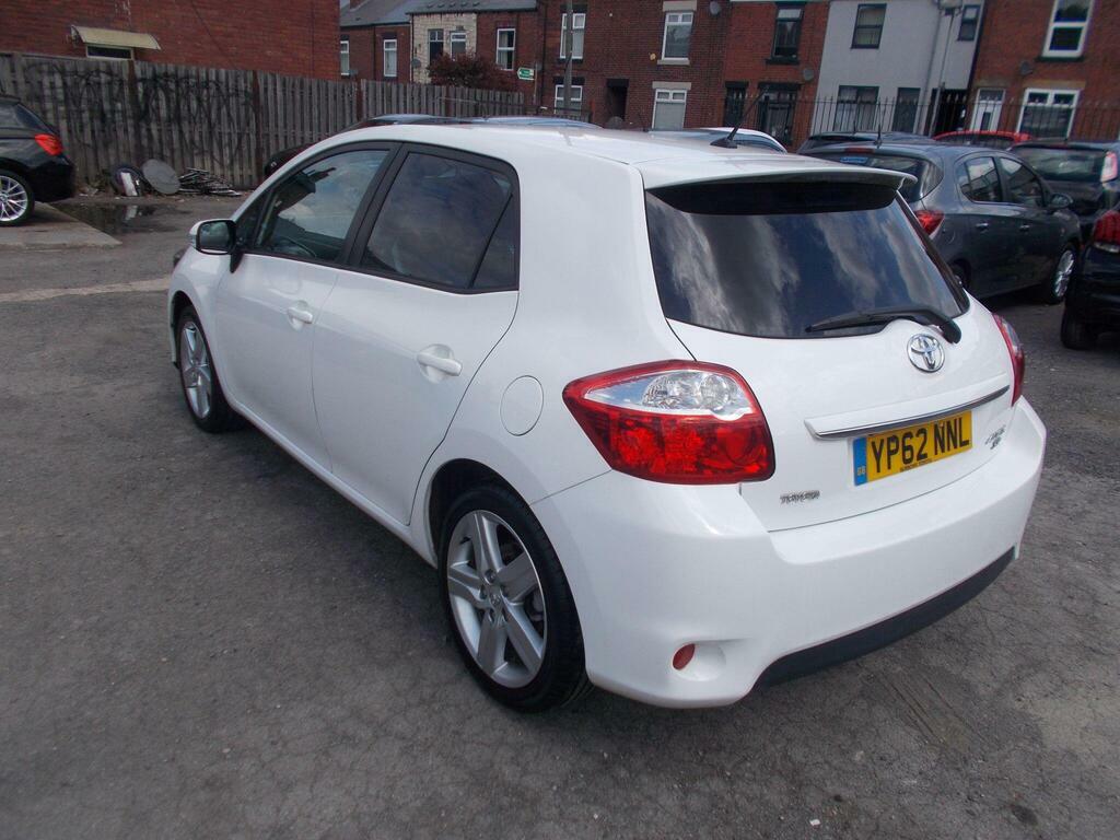Toyota Auris 1.6 V-matic Sr Euro 5 White #5