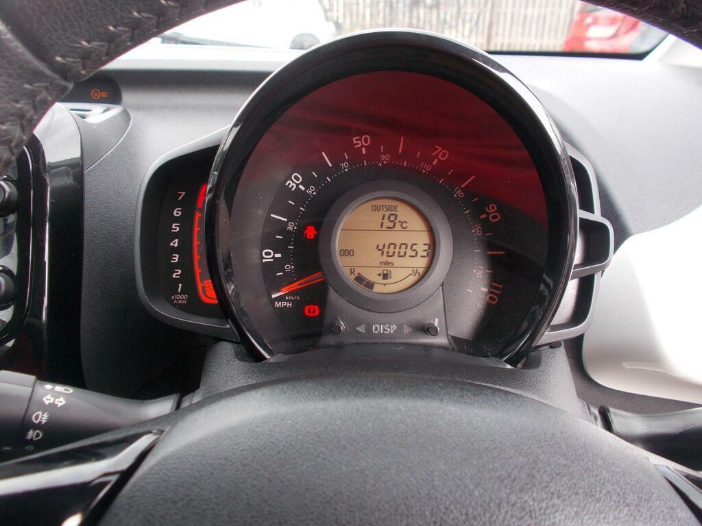 Toyota Aygo 1.0 Vvt-i X-pure White #13