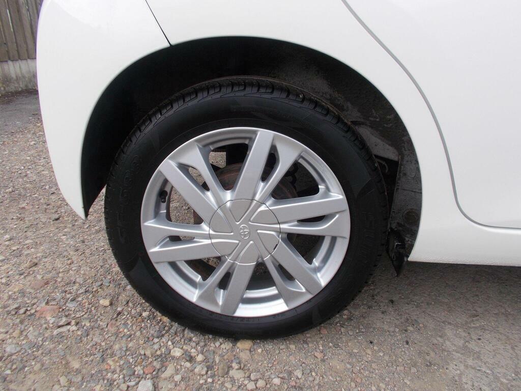 Toyota Aygo 1.0 Vvt-i X-pure White #16
