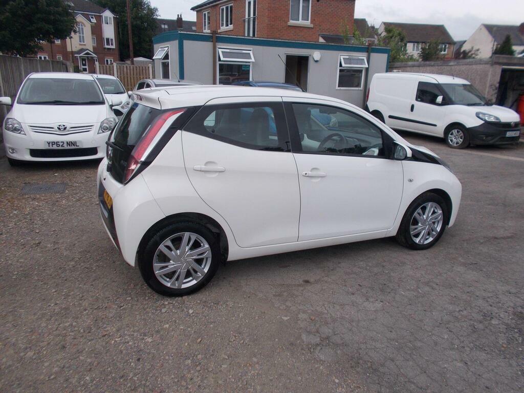 Toyota Aygo 1.0 Vvt-i X-pure White #8