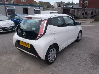 Toyota Aygo 1.0 Vvt-i X-pure White #7
