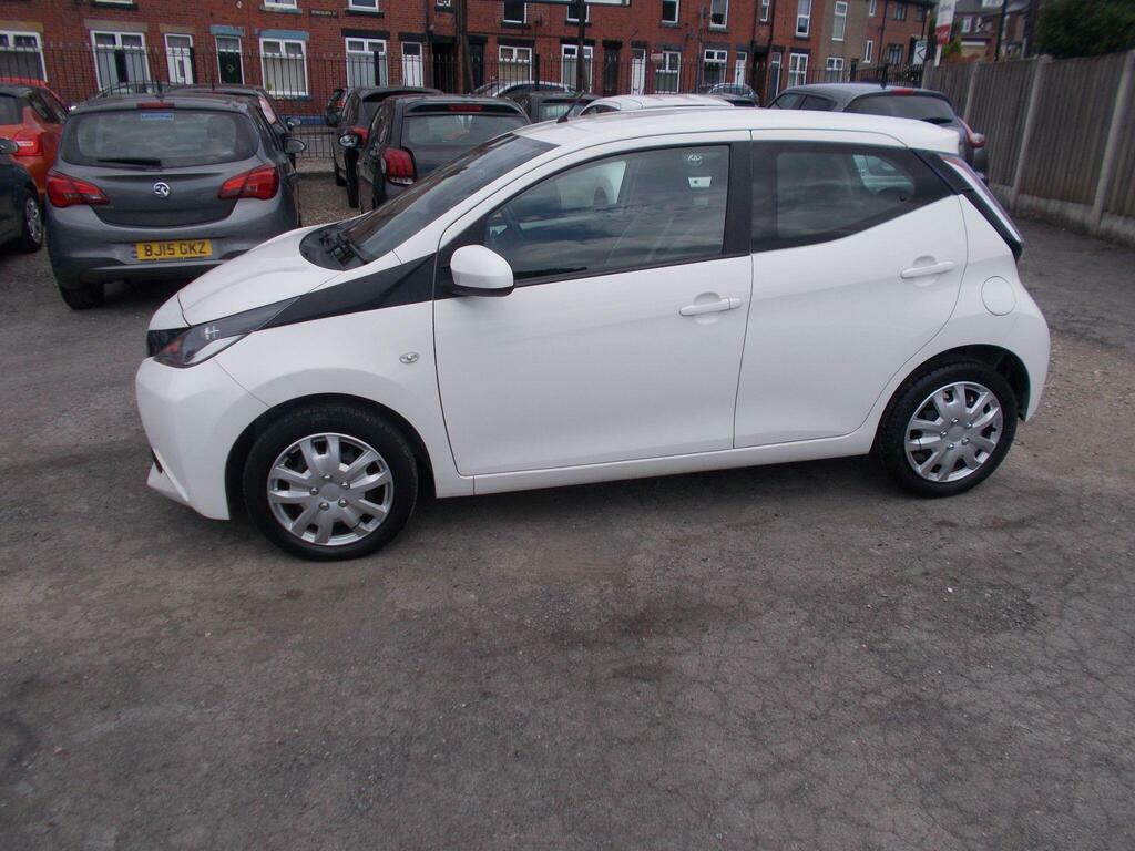 Toyota Aygo 1.0 Vvt-i X-play Euro 6 White #4