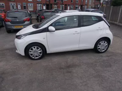 Toyota Aygo 1.0 Vvt-i X-pure White #4