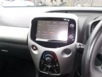 Toyota Aygo 1.0 Vvt-i X-pure White #15