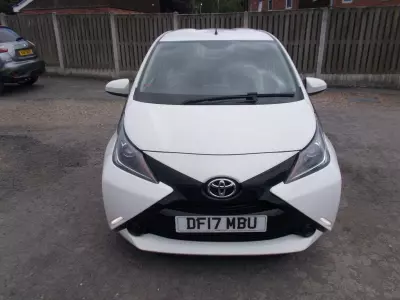 Toyota Aygo 1.0 Vvt-i X-pure White #2