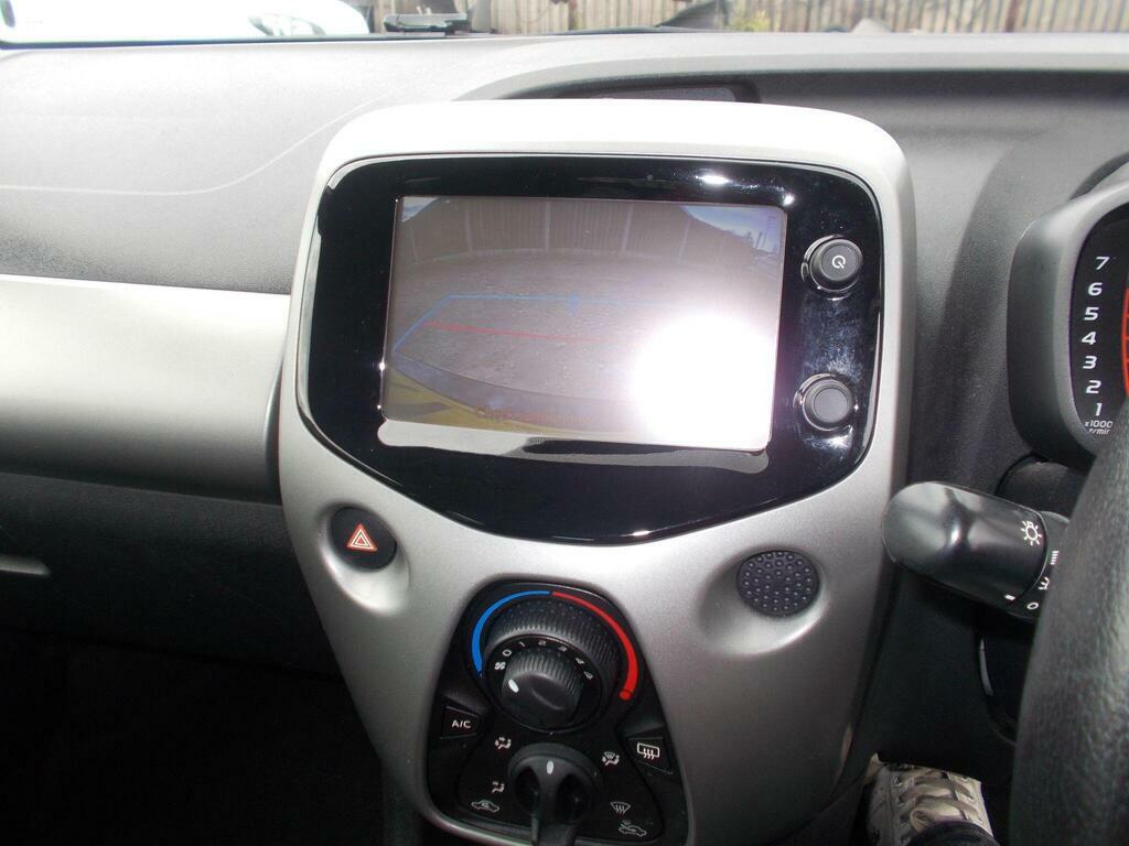 Toyota Aygo 1.0 Vvt-i X-play 69 Bhp Red #16