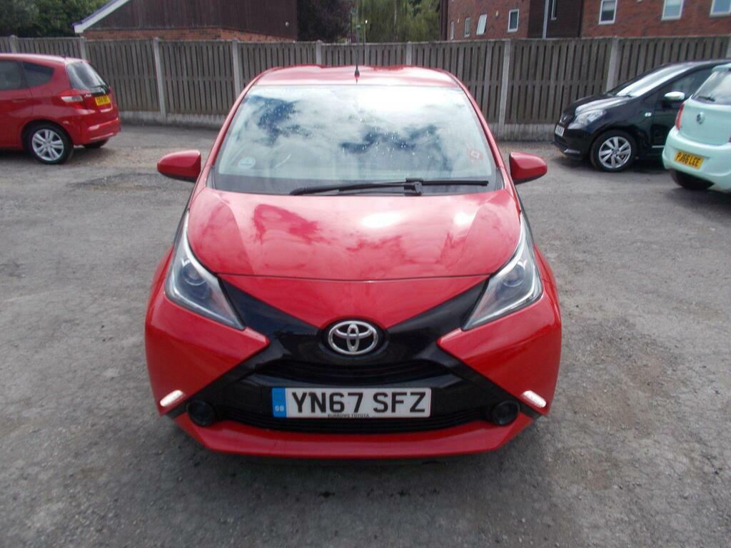 Toyota Aygo 1.0 Vvt-i X-play Euro 6 Red #2