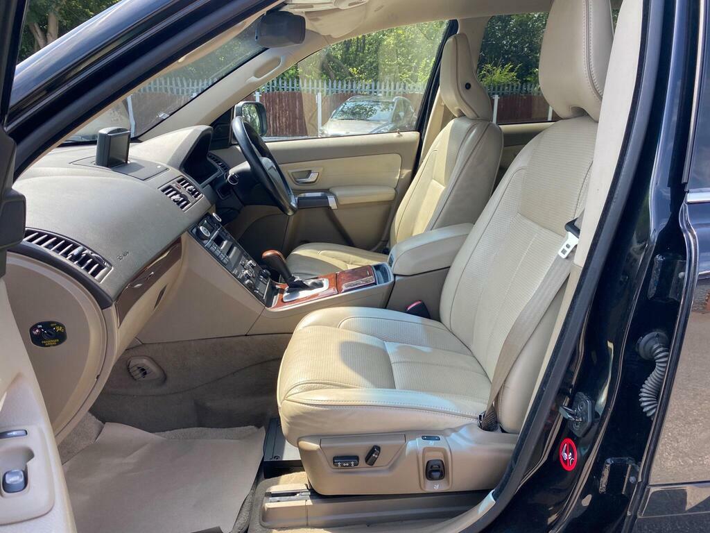 Volvo XC90 Executive Black #7