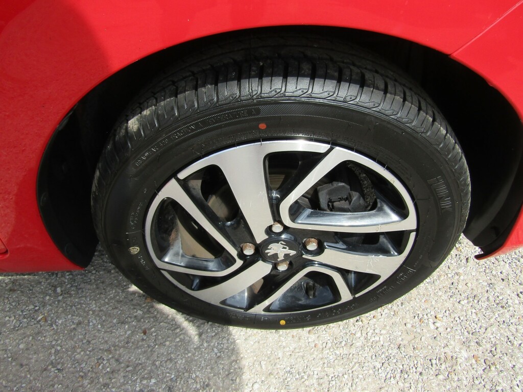 Peugeot 108 108 Active Red #24