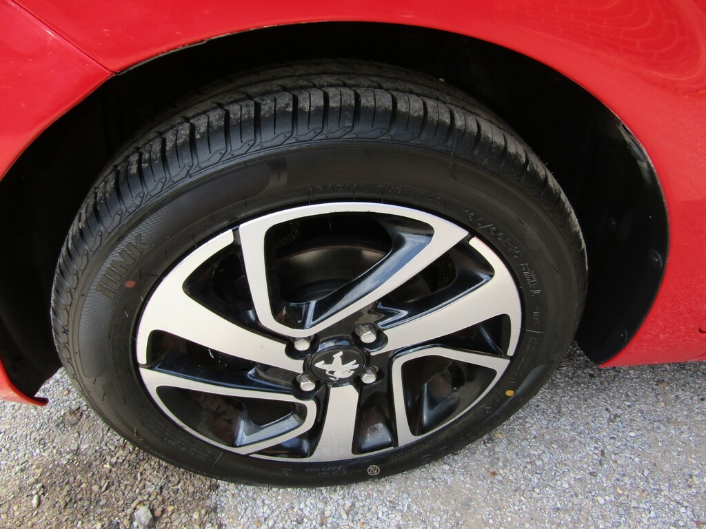 Peugeot 108 108 Active Red #16