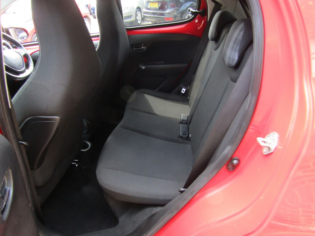 Peugeot 108 108 Active Red #12