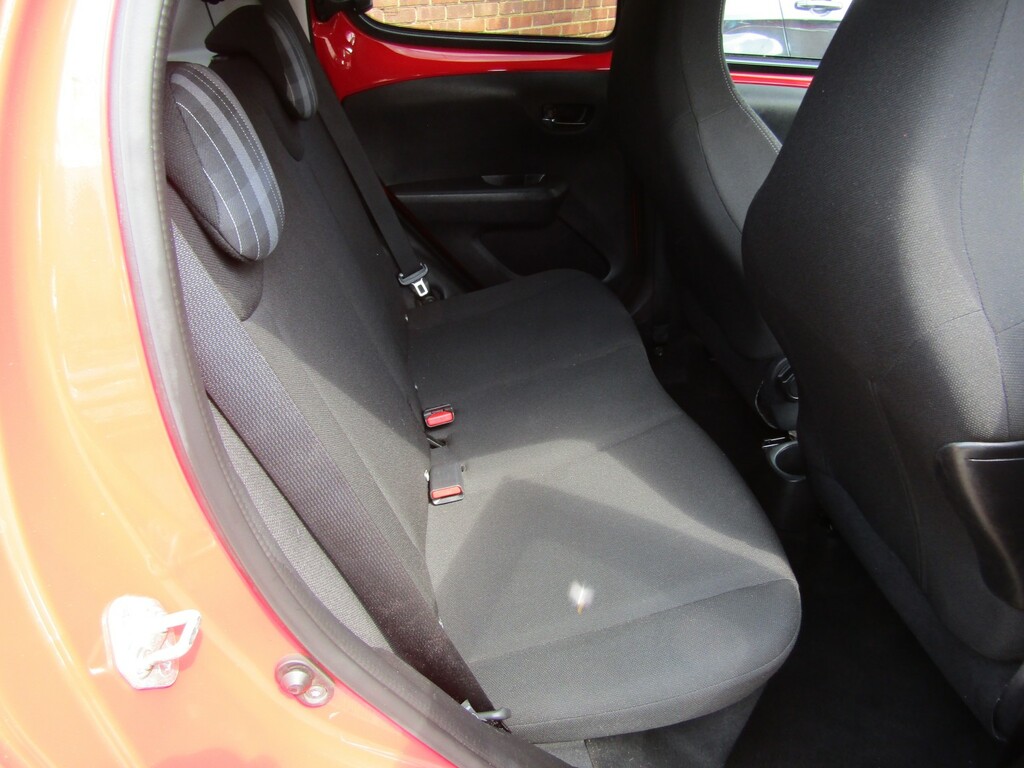 Peugeot 108 108 Active Red #20