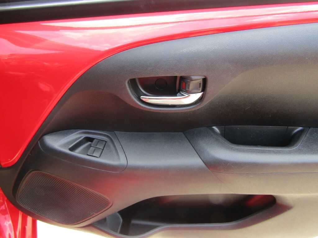 Peugeot 108 108 Active Red #21
