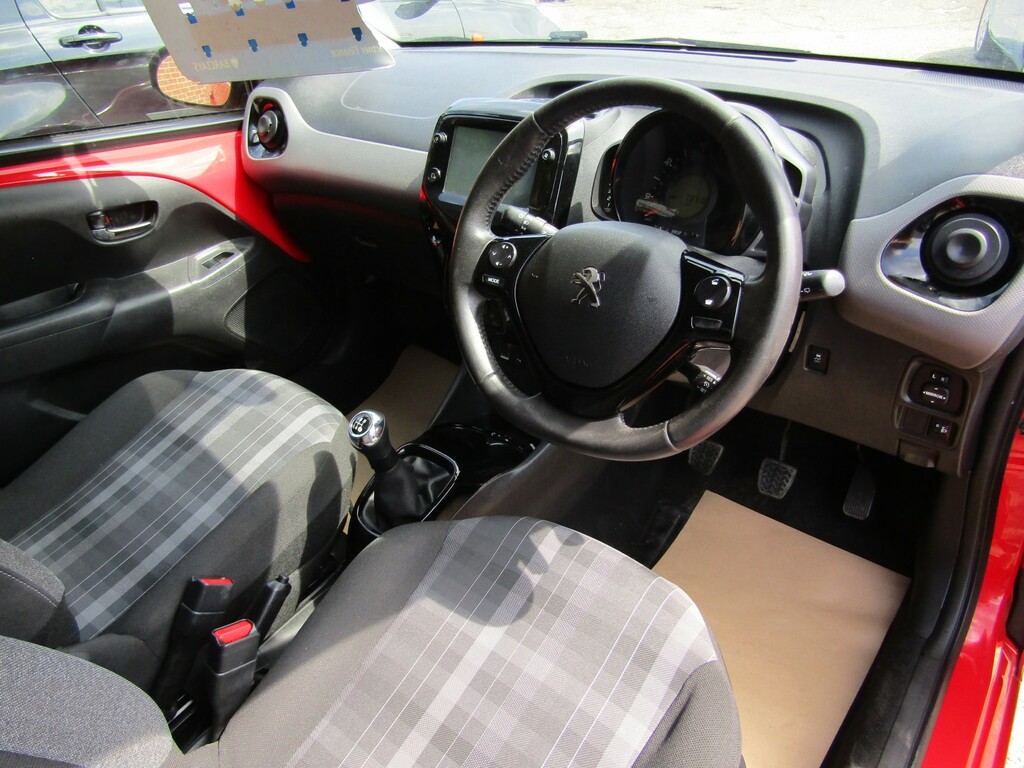 Peugeot 108 108 Active Red #7
