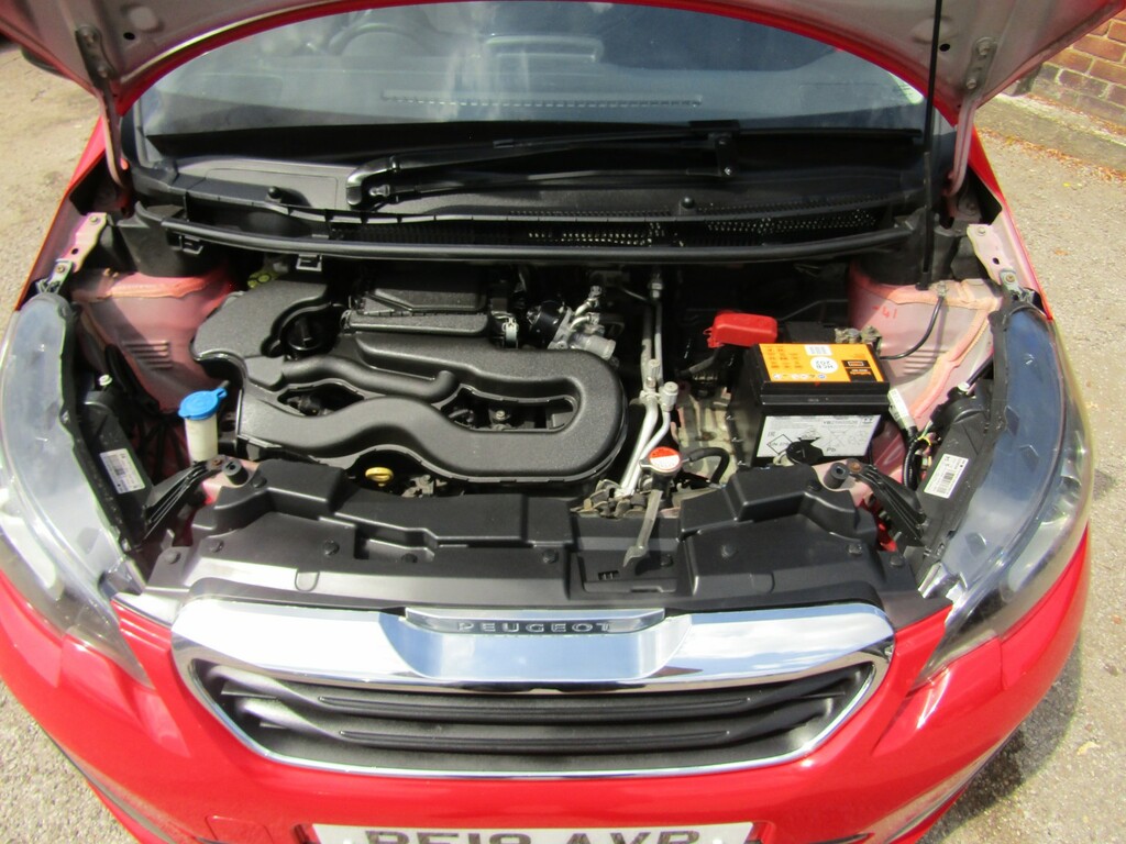 Peugeot 108 108 Active Red #9