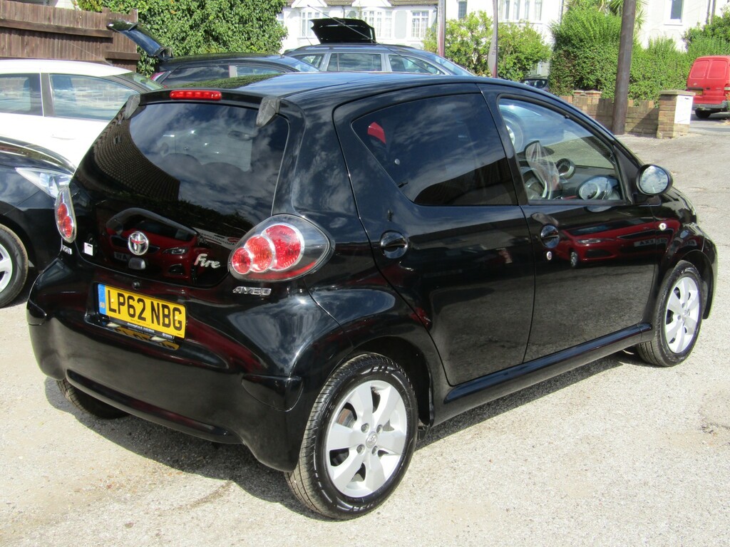 Toyota Aygo 1.0 Vvt-i Fire Only 75 000 Miles Fsh.8 Services5 Black #3
