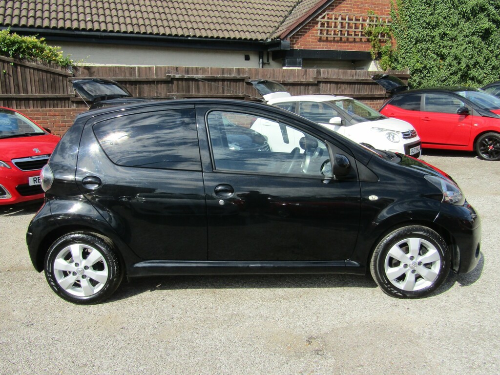 Toyota Aygo 1.0 Vvt-i Fire Only 75 000 Miles Fsh.8 Services5 Black #2