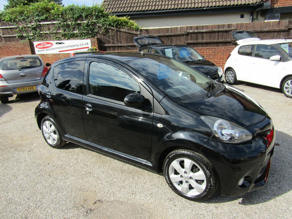 Toyota Aygo 1.0 Vvt-i Fire Only 75 000 Miles Fsh.8 Services5 Black