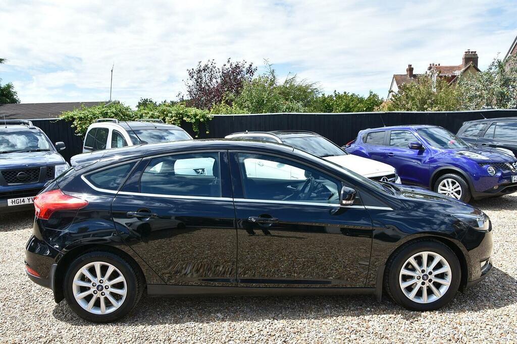 Ford Focus 1.0T Ecoboost Titanium Euro 6 Ss Black #5