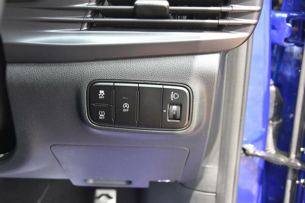 Hyundai Bayon Se Connect Blue #14