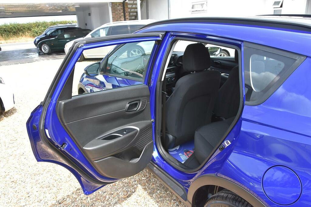 Hyundai Bayon Se Connect Blue #18