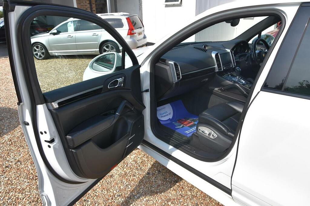 Porsche Cayenne 4.1 S D Platinum Edition Tiptronic S 379 Bhp Black #18